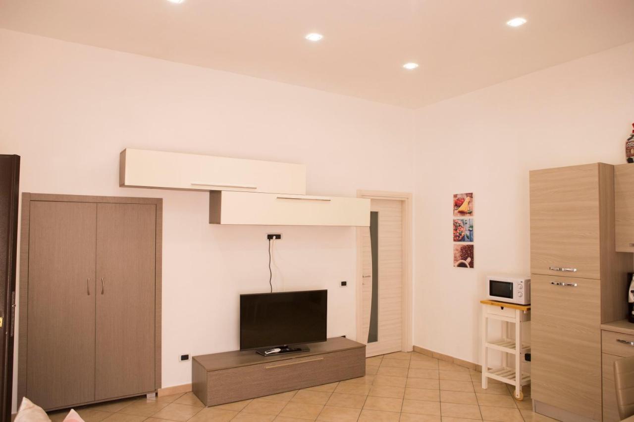 Airport House Appartement Napels Buitenkant foto