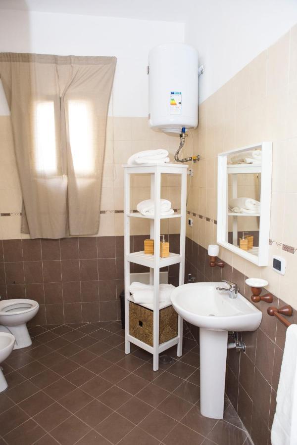 Airport House Appartement Napels Buitenkant foto